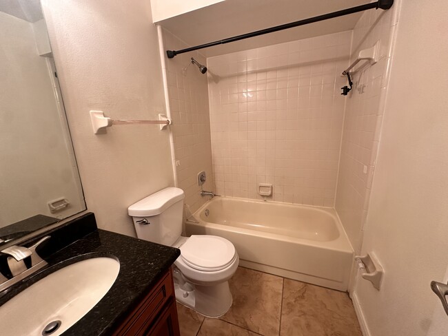 Building Photo - 4202 Pershing Pointe Pl