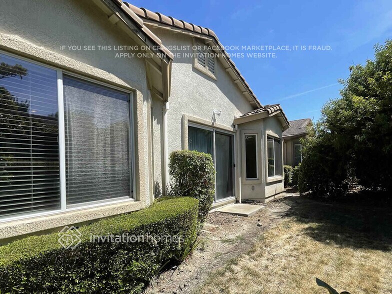 Building Photo - 395 Atlantic Dr