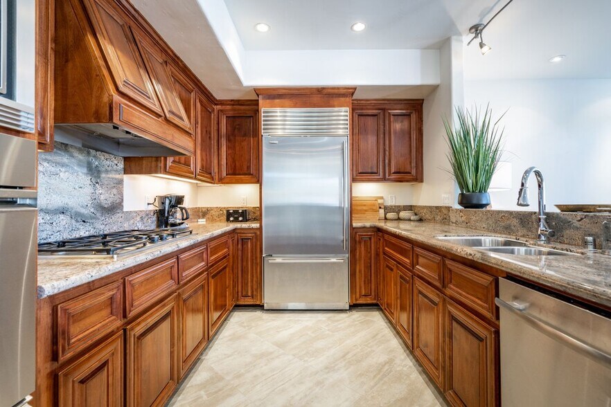 Building Photo - 109 W Montecito Wy