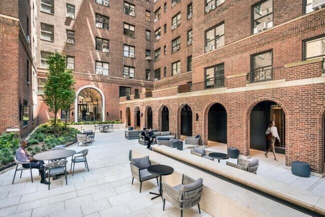 Building Photo - 2 bedroom in NEW YORK NY 10017