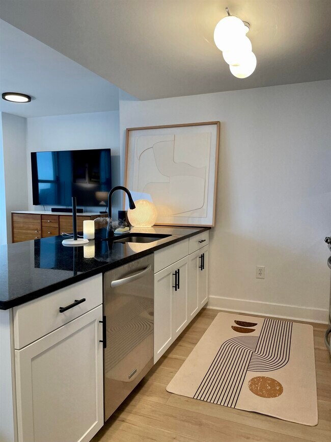 Building Photo - 88 Morgan St