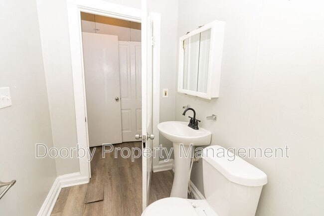 Building Photo - 2901 E 47th St