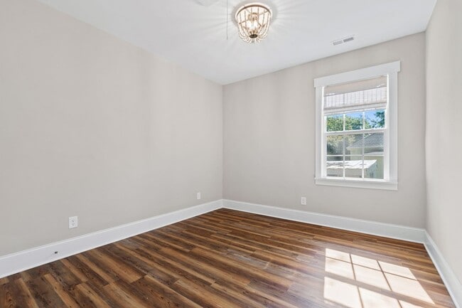 Building Photo - Beautifully Built Ranch Home in Desirable ...