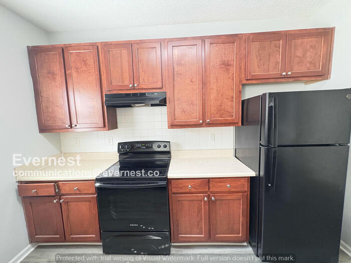 Building Photo - 8651 Thomas Ln