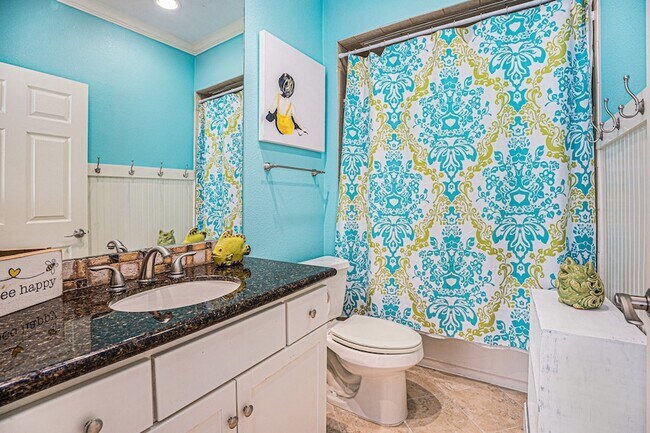 Building Photo - 7000 Seawall Blvd