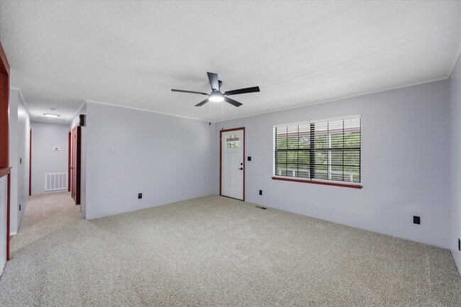 Building Photo - 250 Goodfield Creek Rd