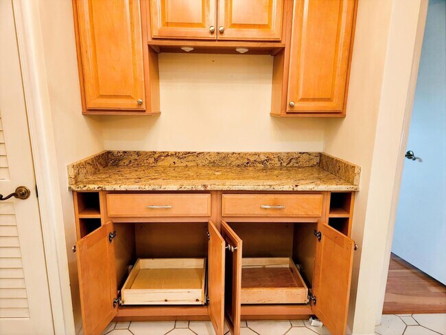 Building Photo - 2008 S Federal Hwy