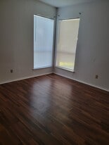 Building Photo - 9607 Teasdale Ter