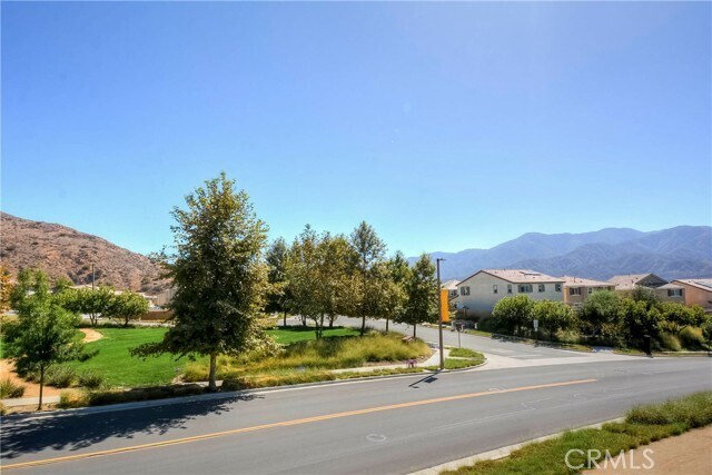 Building Photo - 24218 Hillcrest Dr