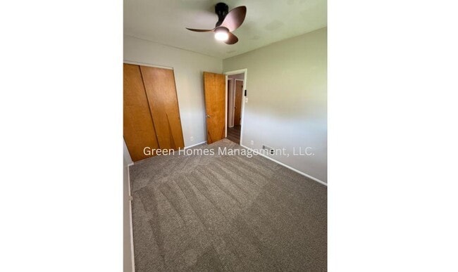 Building Photo - 10431 Lilac Ave