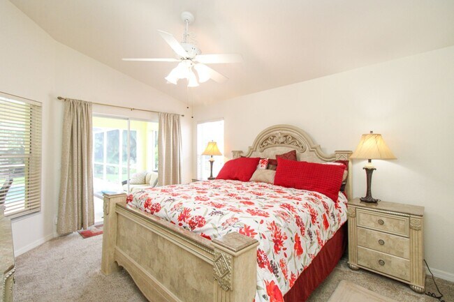 Building Photo - ** 4 BED-3 BATH PRIVATE SINGLE FAMILY POOL...