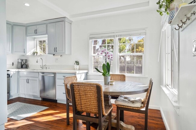 Eating area - 2320 S Genesee Ave