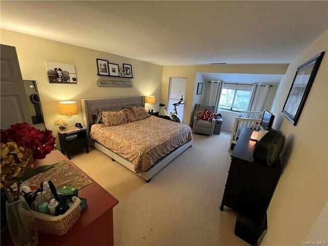 Building Photo - 14 Bronxville Glen Dr