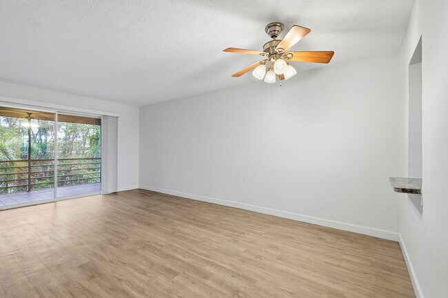 Building Photo - 1400 NE 57th St