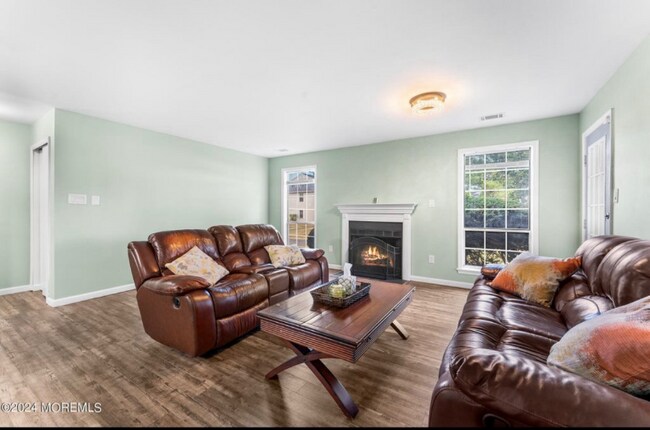 Building Photo - 339 Yorkshire Pl