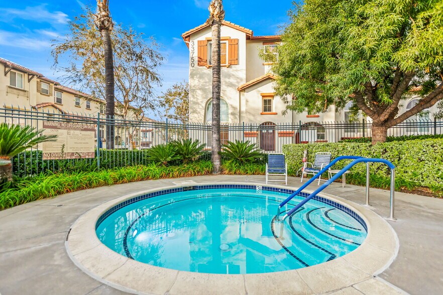 Building Photo - 33640 Willow Haven Ln