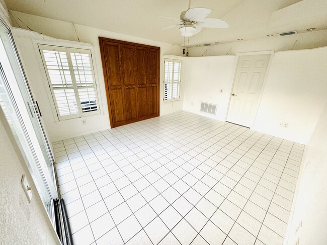 Building Photo - 135 178th Ave W