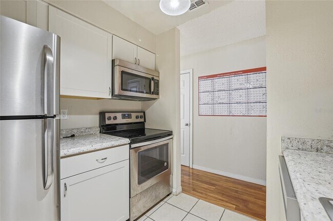 Building Photo - 4004 Nestle Oaks Pl