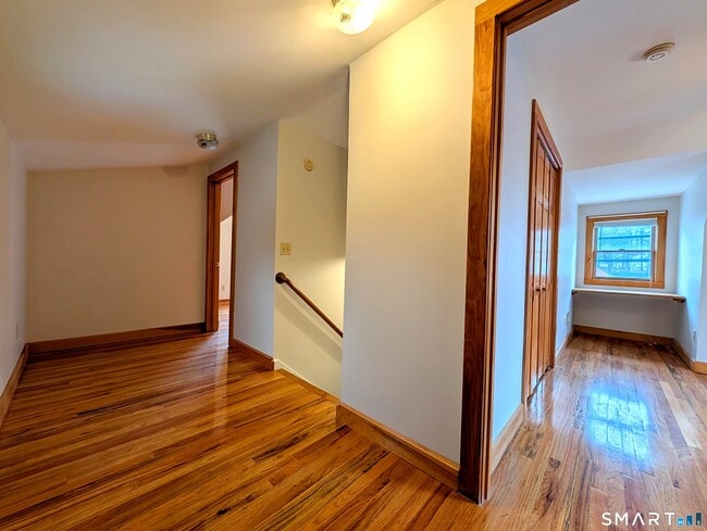 Building Photo - 434 Main St