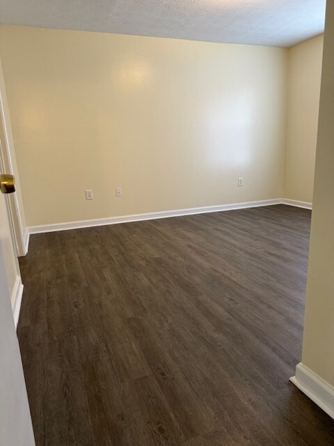 primary bedroom - 209 E Wilson St