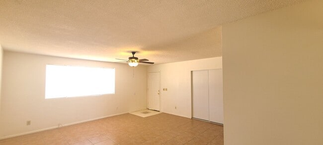Building Photo - 2 Bed 1 Bath Spacious Gold Canyon Apartment
