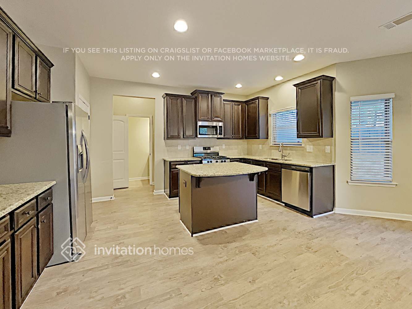 Building Photo - 807 Kite Way