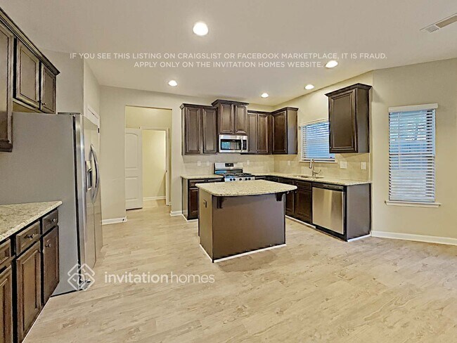 Building Photo - 807 Kite Way