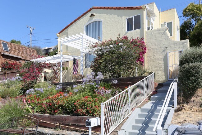Building Photo - 69 Point San Pedro Rd