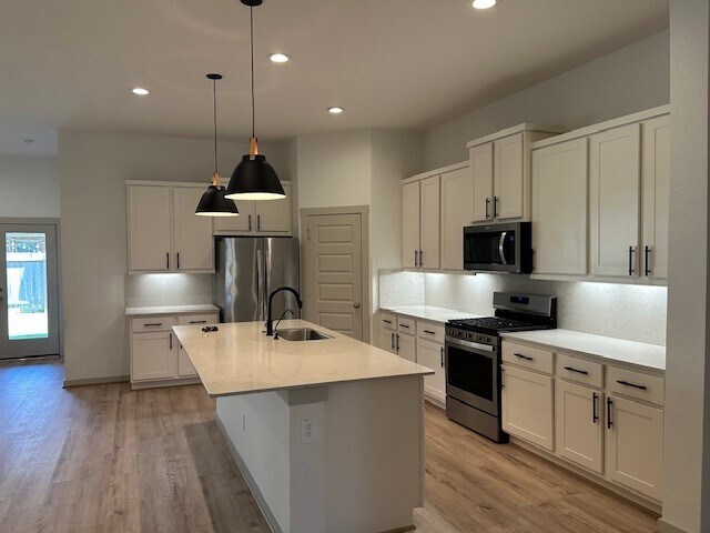 Building Photo - 518 Campbell Dr