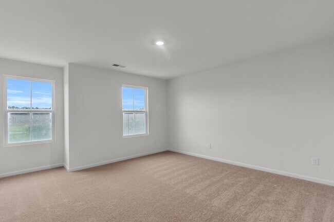 Building Photo - ***MOVE-IN SPECIAL*** $500 OFF OF YOUR FIR...