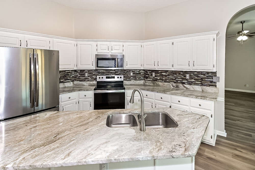 Building Photo - 1960 Chimneyrock Blvd E