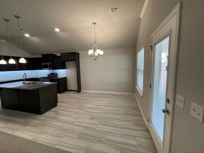 Building Photo - 1105 Osprey Dr