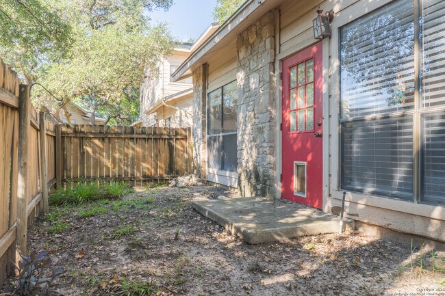 Building Photo - 829 W Bitters Rd