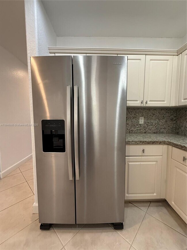 Building Photo - 413 SW 147th Ave