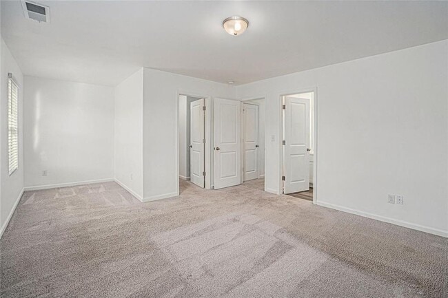 Building Photo - 308 Penn Sta Wy