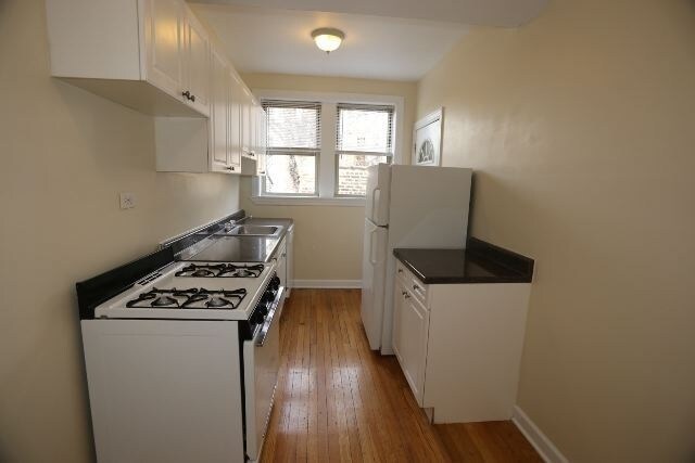 Building Photo - 555 W Aldine Ave