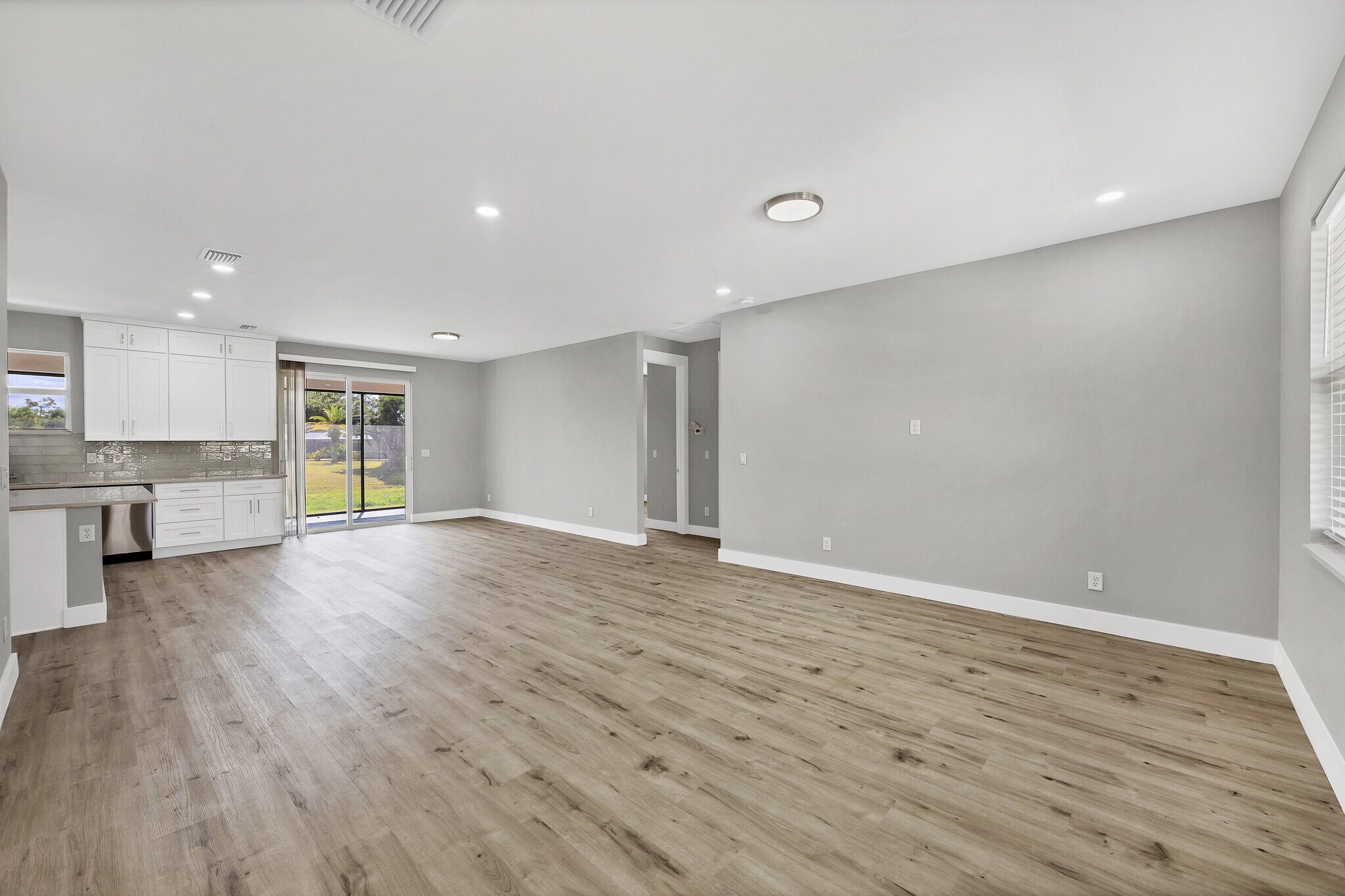 Building Photo - 7807 Chesebro Ave