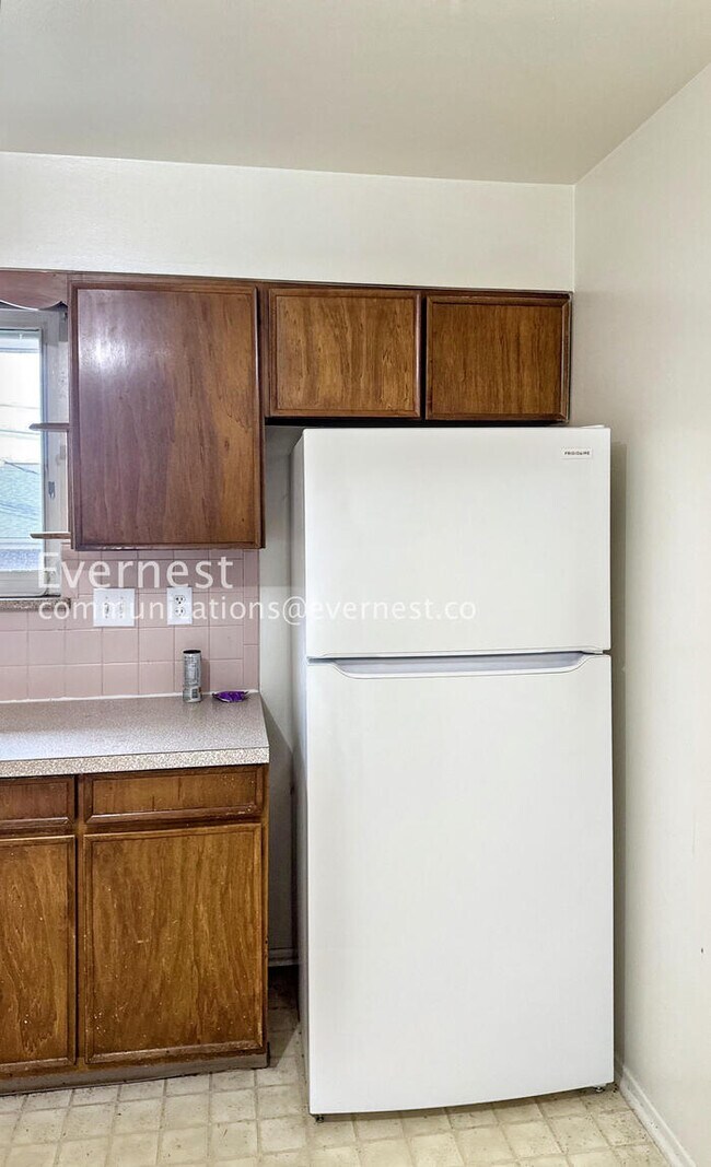 Building Photo - 5618 S Fox Cir