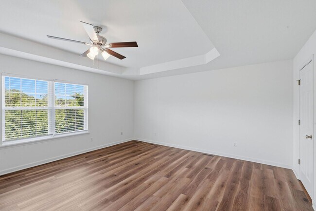 Building Photo - 1713-1715-1715 Louise Cir