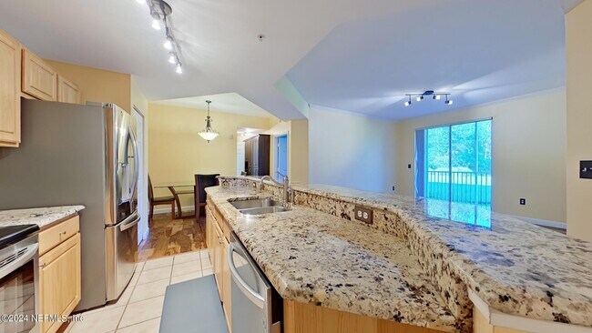 Building Photo - 440 S Villa San Marco Dr