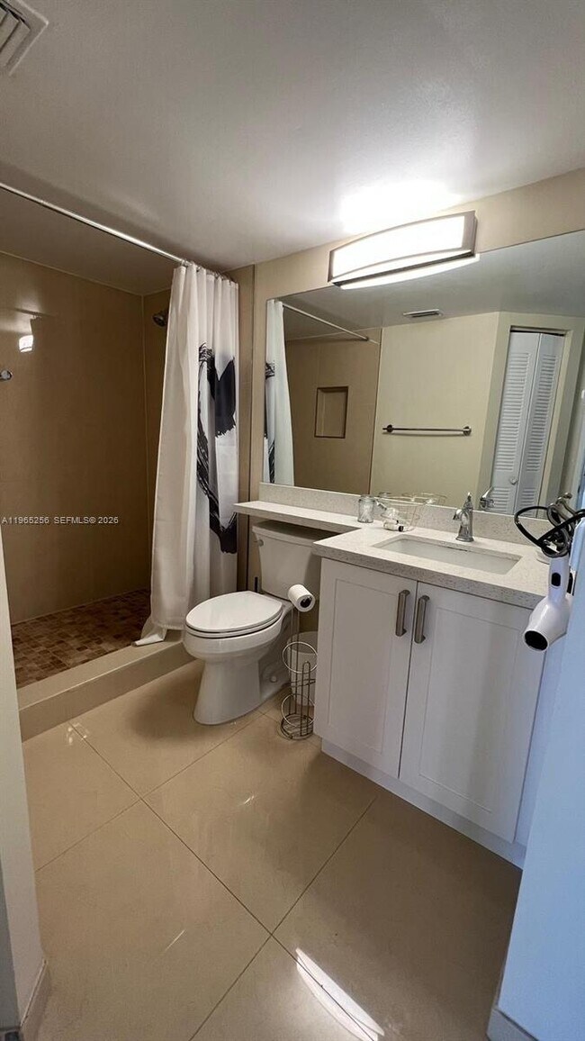 Building Photo - 19801 E Country Club Dr