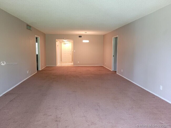 Building Photo - 4261 W Palm Aire Dr