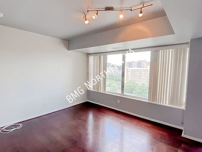 Building Photo - 5340 Holmes Run Pkwy