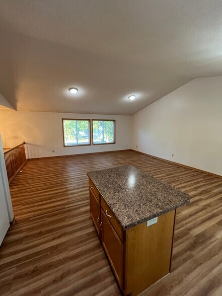 Building Photo - 1720 7th St SE