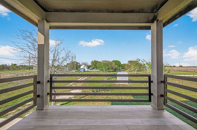 Building Photo - 2410 Engeling Rd