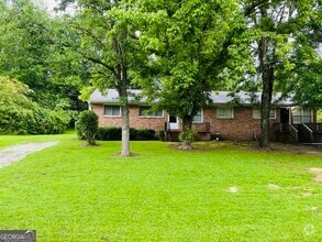 Building Photo - 6102 E Fayetteville Dr