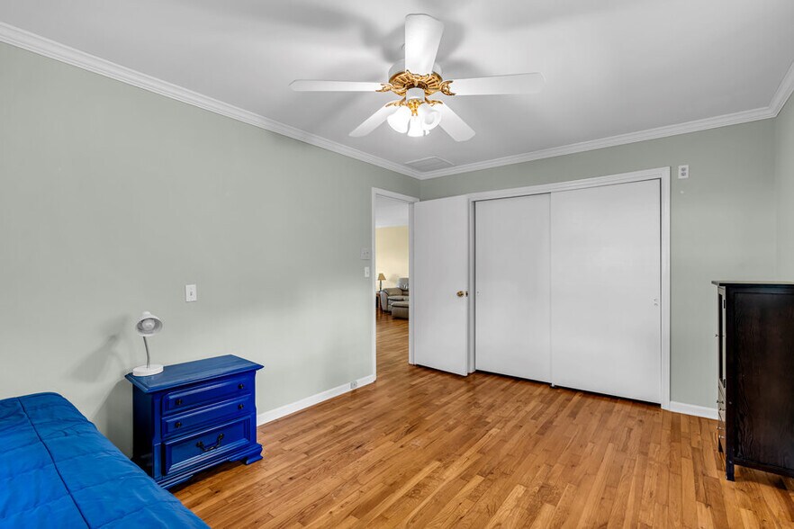 905 Bedroom 2 - 905 Curtis Ave