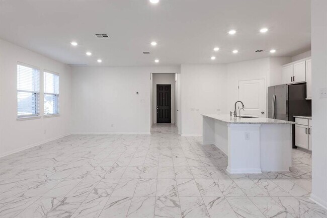 Building Photo - 309 Barton Oak Trl
