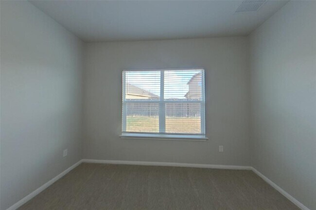 Building Photo - 15012 Custis Ln