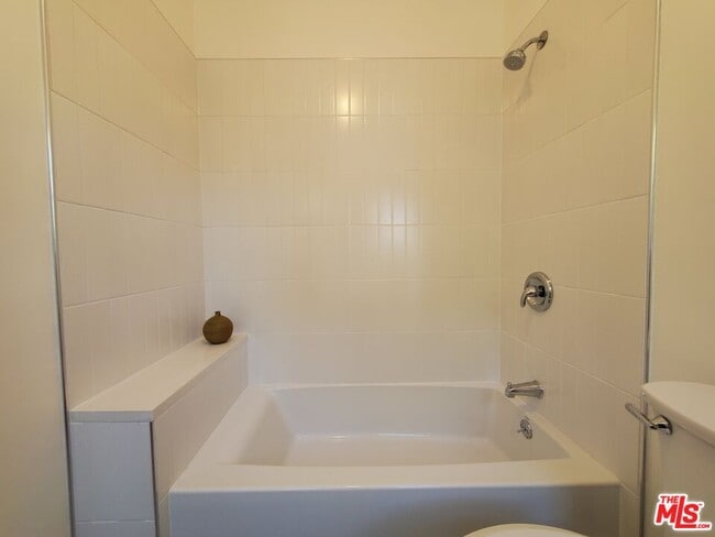 Building Photo - 2666 Cimarron St